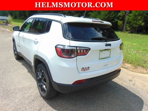 Certified 2025 Jeep Compass Latitude w/ Convenience Group AWD/4WD image 9
