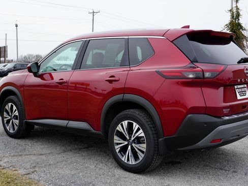 Used 2023 Nissan Rogue SV w/ SV Premium B Package image 17