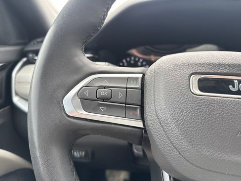 Used 2025 Jeep Compass Limited image 14