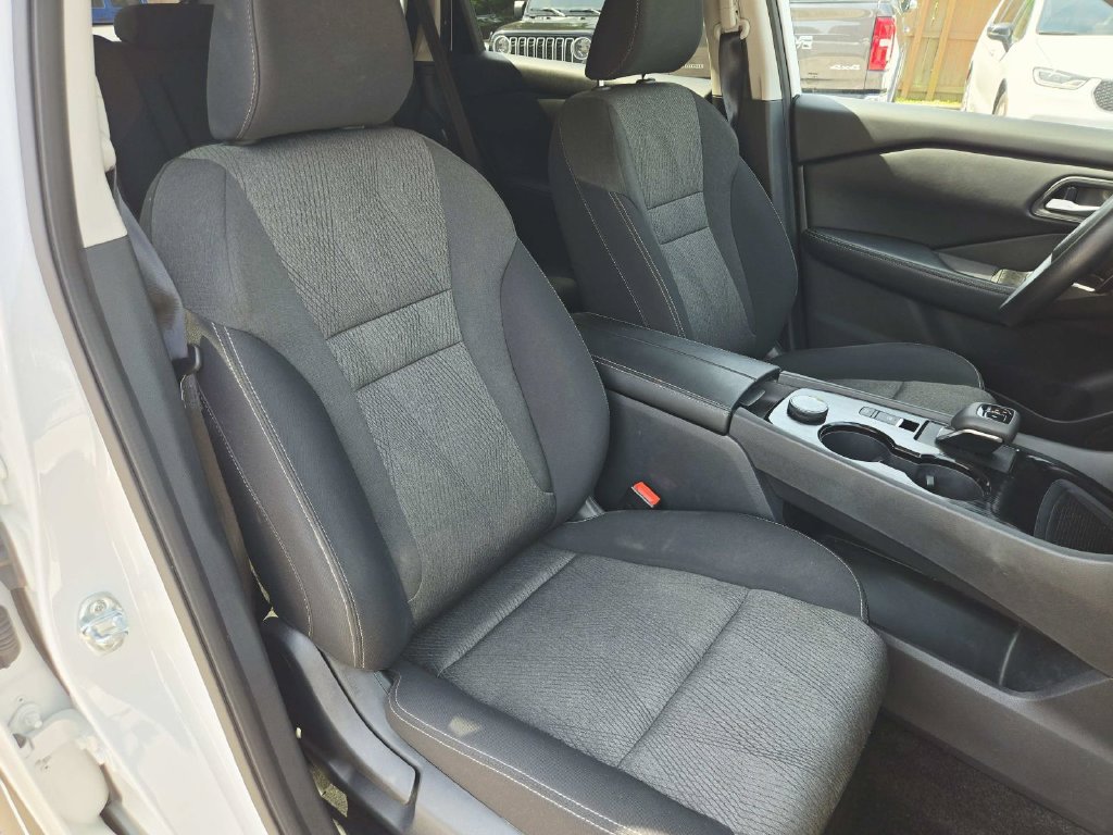 Used 2024 Nissan Rogue SV AWD/4WD image 15
