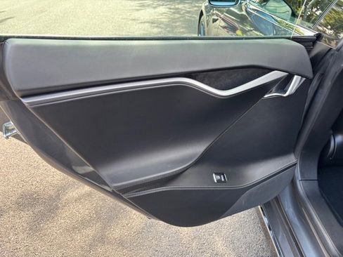 Used 2018 Tesla Model S 75D image 32