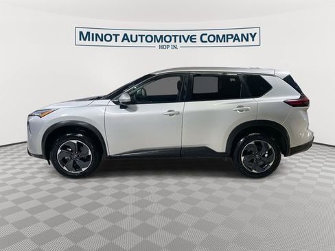 Used 2025 Nissan Rogue SV image 5