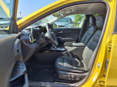 Used 2025 Chevrolet Trax ACTIV FWD image 20