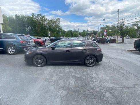 Used 2013 Lexus CT 200h w/ Seat Comfort Pkg FWD image 1
