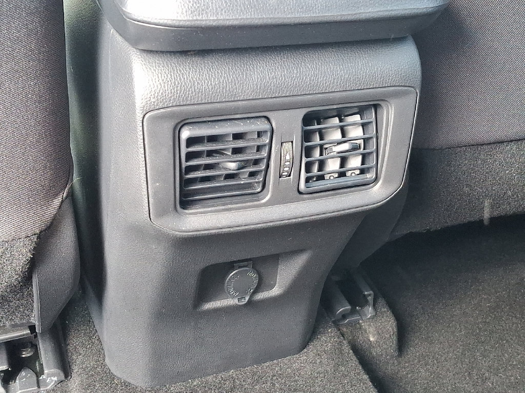 Used 2022 Toyota RAV4 LE AWD/4WD image 11