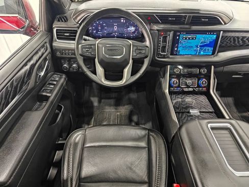 Used 2023 GMC Yukon XL Denali AWD/4WD image 4