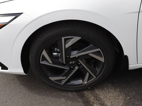 New 2025 Hyundai Elantra Sport image 13