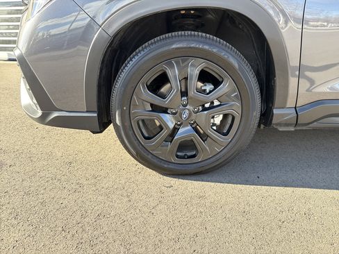 Used 2025 Subaru Ascent Onyx Edition image 27