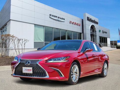 Used 2021 Lexus ES 350 Ultra Luxury w/ Accessory Package 2 FWD image 2