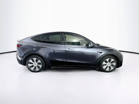 Used 2024 Tesla Model Y Long Range AWD/4WD image 10
