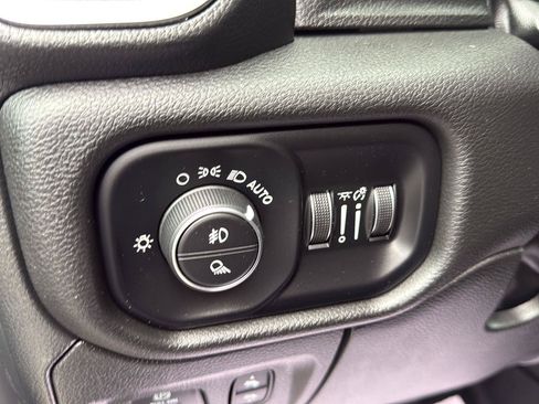 Used 2023 RAM 1500 Laramie AWD/4WD image 10