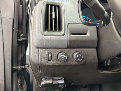 Used 2021 Chevrolet Colorado Z71 AWD/4WD image 16