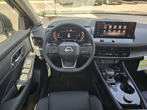 New 2026 Nissan Rogue Platinum AWD/4WD image 13