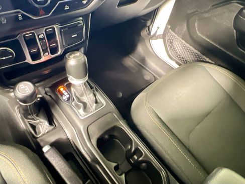 Used 2024 Jeep Wrangler Sport S image 25