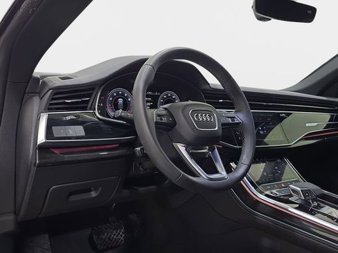 Used 2025 Audi Q8 Premium Plus AWD/4WD image 19