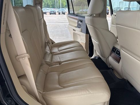 Used 2021 Lexus LX 570 4WD w/ Luxury Package image 10