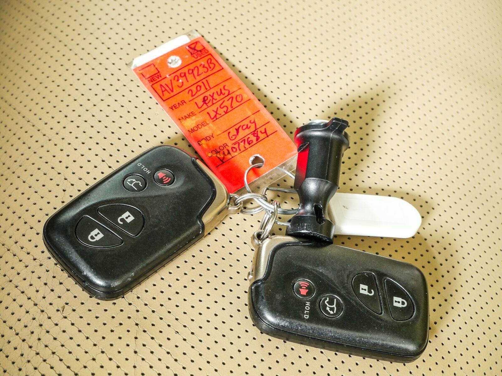 Used 2011 Lexus LX 570 4WD w/ Luxury Pkg image 43