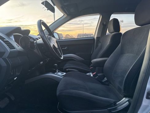 Used 2012 Mitsubishi Outlander ES image 16