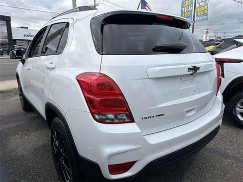 Certified 2022 Chevrolet Trax LT w/ Sport Edition image 10