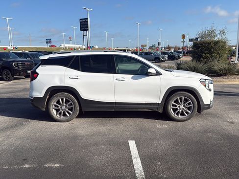 Used 2022 GMC Terrain SLT w/ Tech Package image 6