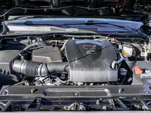 Used 2023 Toyota Tacoma TRD Sport image 16