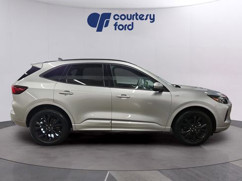 Certified 2024 Ford Escape ST-Line Elite w/ Premium Technology Package image 2