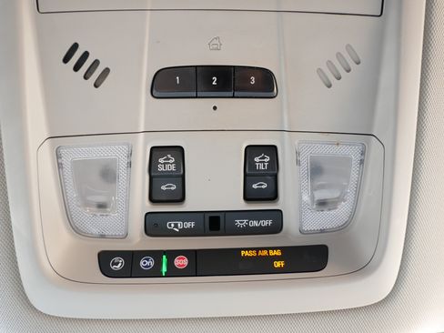 Used 2018 Buick Enclave Essence image 23