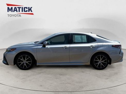 Used 2024 Toyota Camry SE w/ Cold Weather Package AWD/4WD image 4