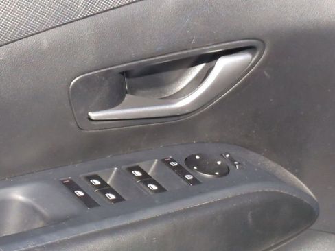 Certified 2025 Hyundai Tucson SE AWD/4WD image 11
