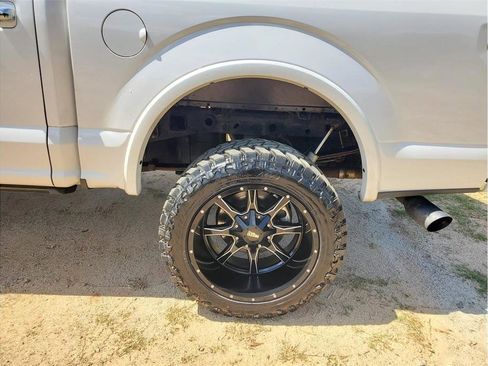 Used 2018 Ford F150 Platinum w/ Equipment Group 701A Luxury AWD/4WD image 6