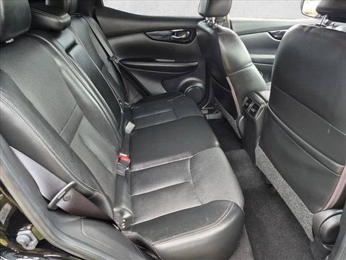 Used 2017 Nissan Rogue Sport SL FWD image 21