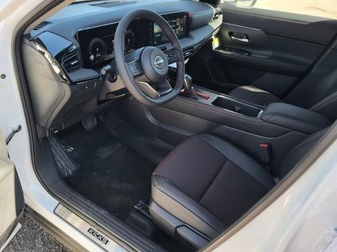 New 2025 Nissan Kicks SR w/ Illumination Package image 16