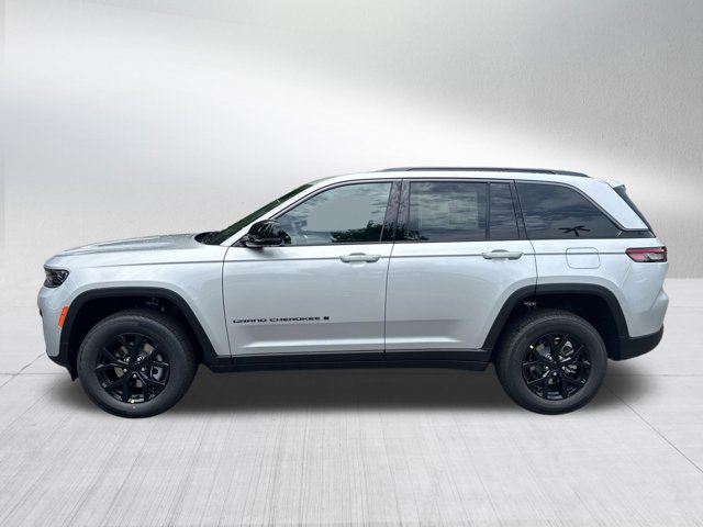 New 2026 Jeep Grand Cherokee Altitude RWD image 8