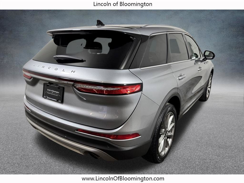 Used 2022 Lincoln Corsair AWD w/ Premium Package image 7