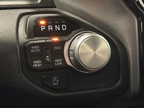 Used 2024 RAM 1500 Laramie AWD/4WD image 17