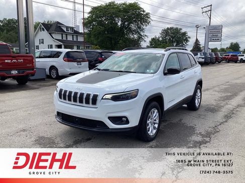 Used 2022 Jeep Cherokee Latitude Lux w/ Sun & Sound Group AWD/4WD image 3