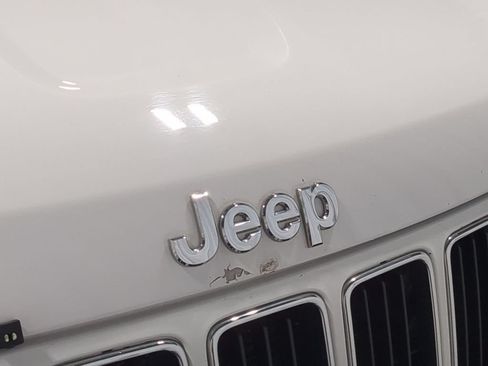 Used 2015 Jeep Grand Cherokee Limited AWD/4WD image 15