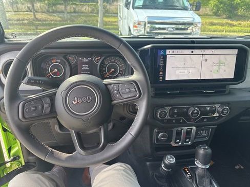 Used 2025 Jeep Wrangler Sport AWD/4WD image 11