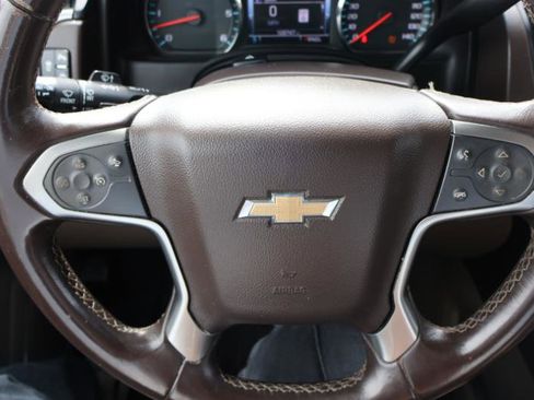 Used 2017 Chevrolet Suburban LT image 17