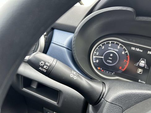 Used 2025 Nissan Versa SV w/ Trunk Package image 24