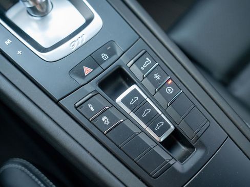 Certified 2019 Porsche 911 Turbo AWD/4WD image 23