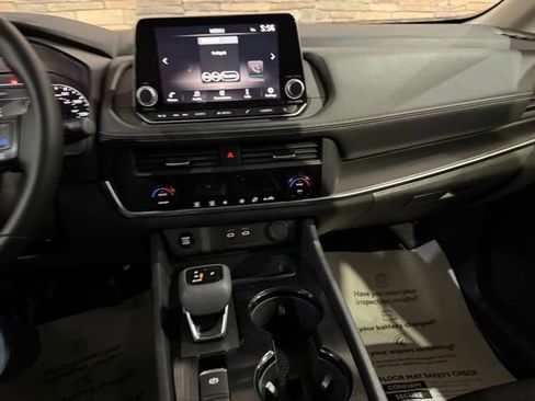 Certified 2025 Nissan Rogue SV AWD/4WD image 20