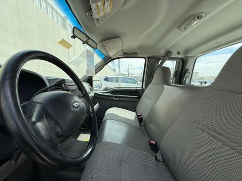 Used 2006 Ford F250 XL image 5