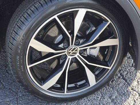 Certified 2023 Volkswagen Tiguan SEL R-Line AWD/4WD image 14
