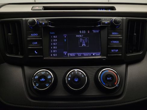 Used 2018 Toyota RAV4 LE image 25