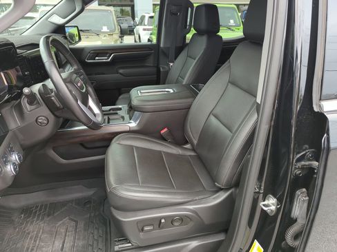 Used 2022 GMC Sierra 1500 SLT w/ SLT Premium Plus Package AWD/4WD image 12