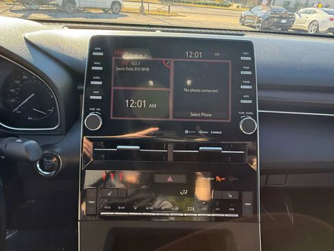 Used 2019 Toyota Avalon XLE image 14