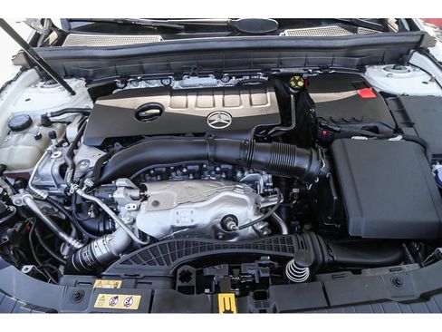 Certified 2022 Mercedes-Benz GLB 250 image 24
