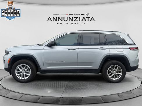 Used 2025 Jeep Grand Cherokee Laredo X w/ Luxury Tech Group I AWD/4WD image 2