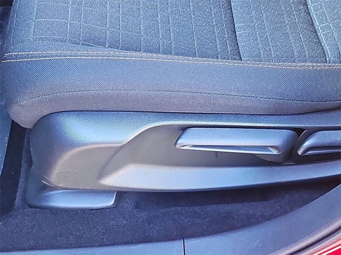 Certified 2025 Honda HR-V Sport image 17